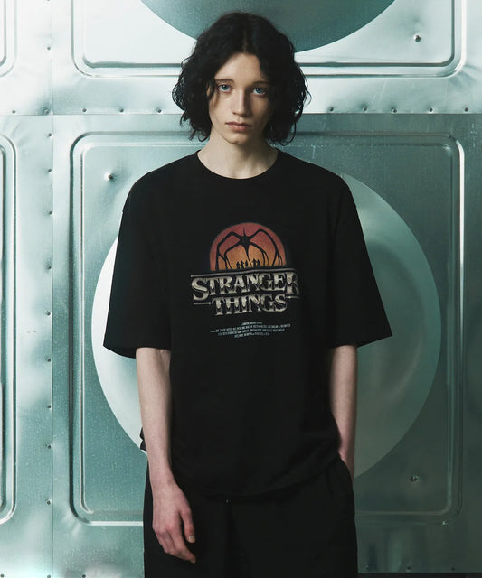 [Stranger Things collaboration] ONE LAST ADVENTURE T-shirt [Black]